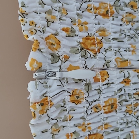 Reformation Floral Babydoll Dress Size 2 - Picture 6 of 8